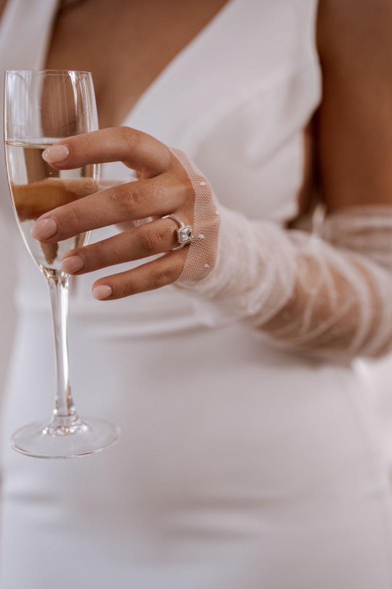 SPOTTED TULLE GLOVES