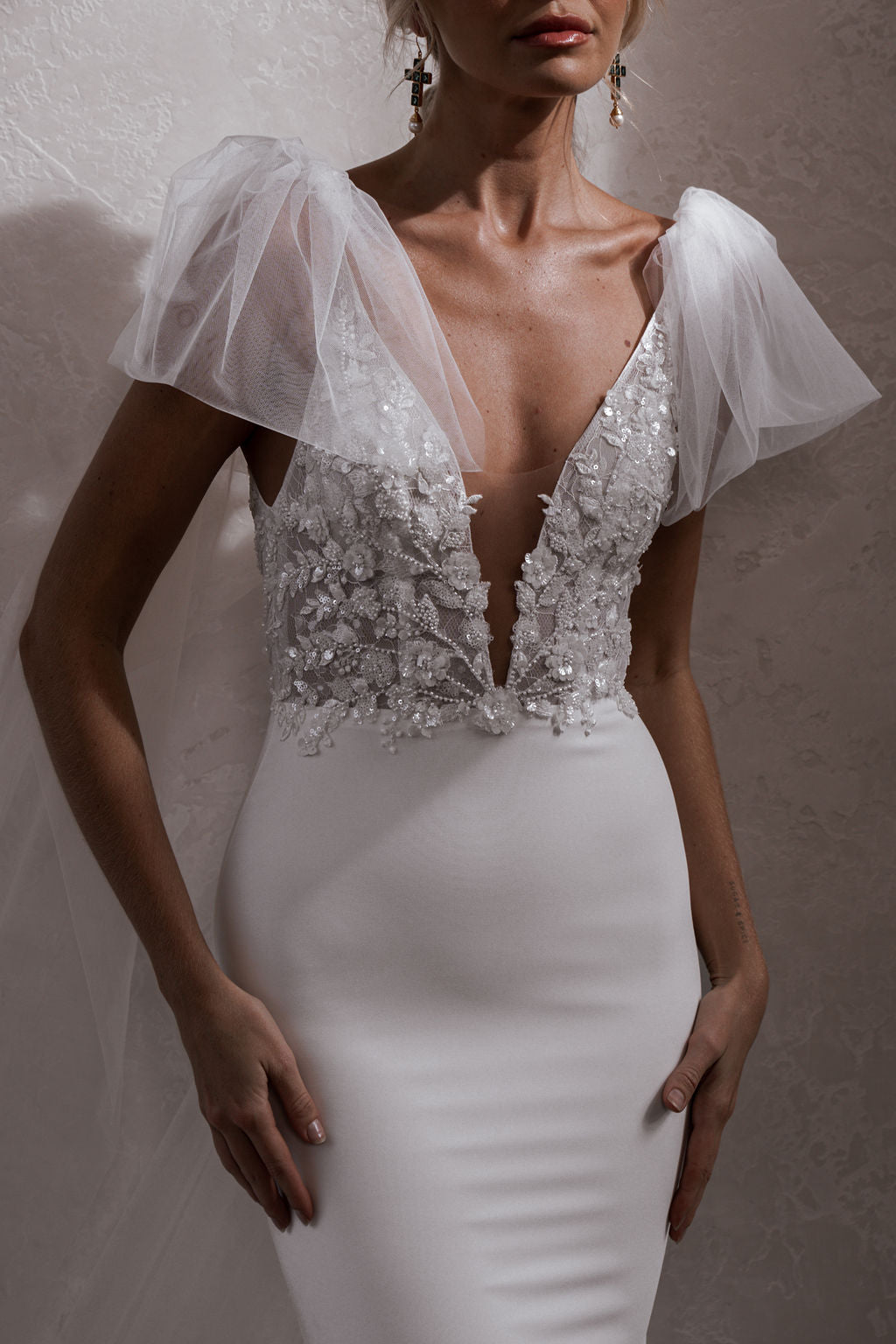 LONG TULLE BOWS