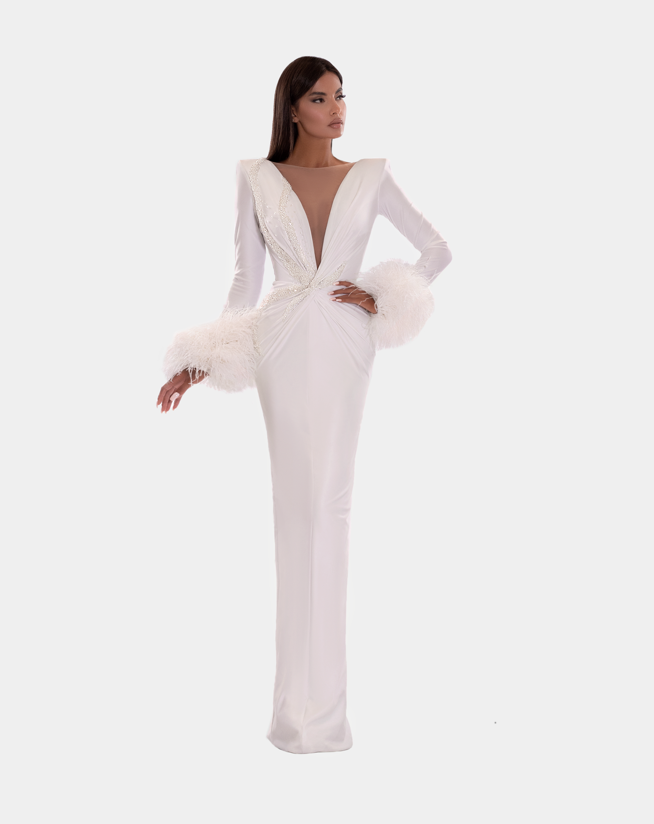 LONG WHITE DRESS AND FEATHER ON SLEVEES