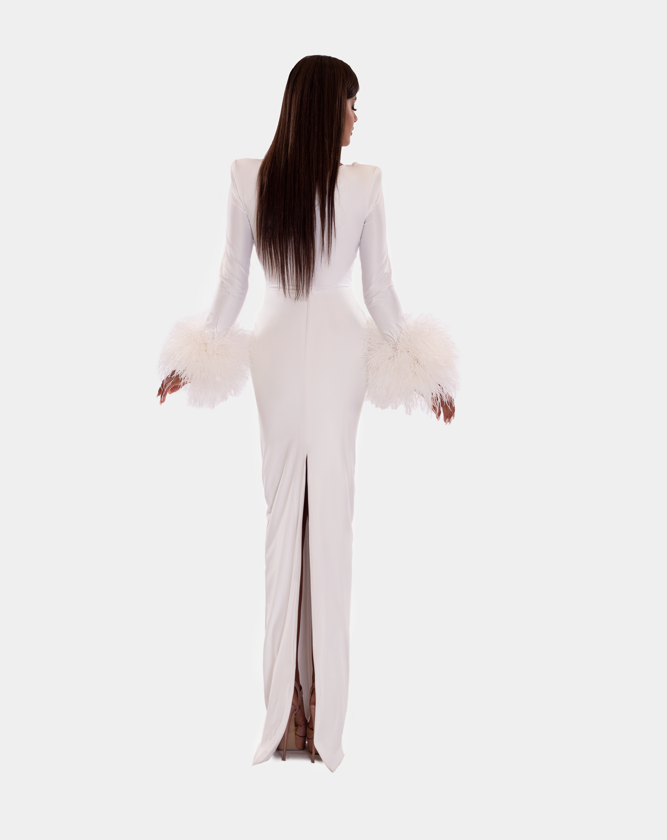 LONG WHITE DRESS AND FEATHER ON SLEVEES 2 LONG WHITE DRESS AND FEATHER ON SLEVEES